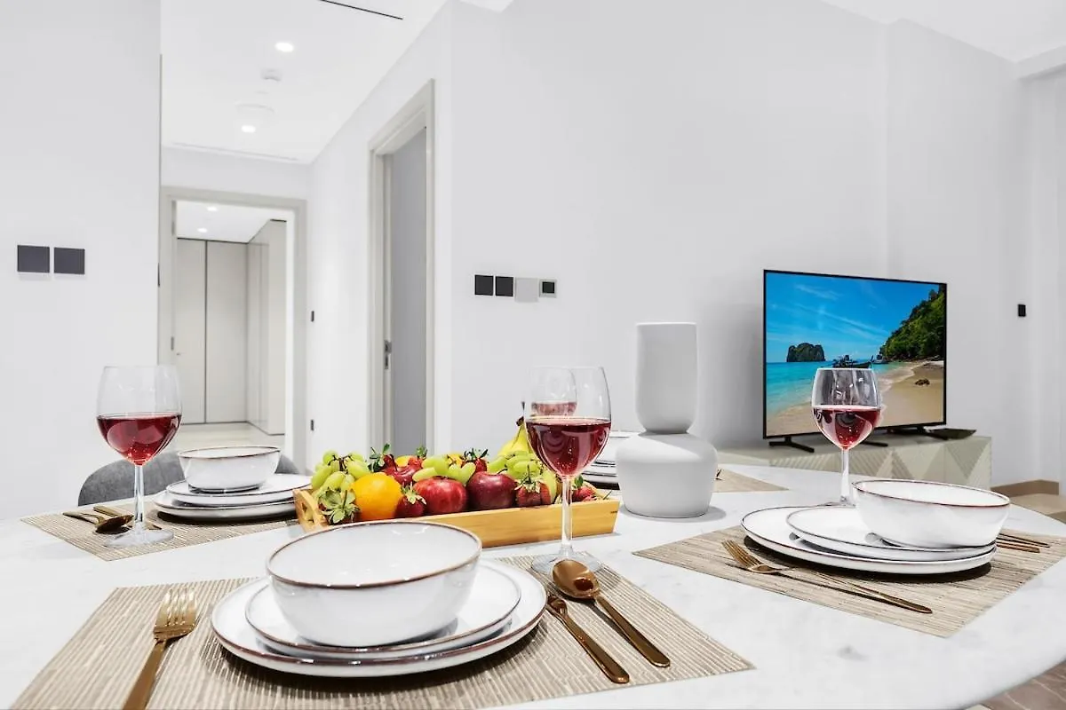 First Class 2Br Dubai Skyline & Sea Views