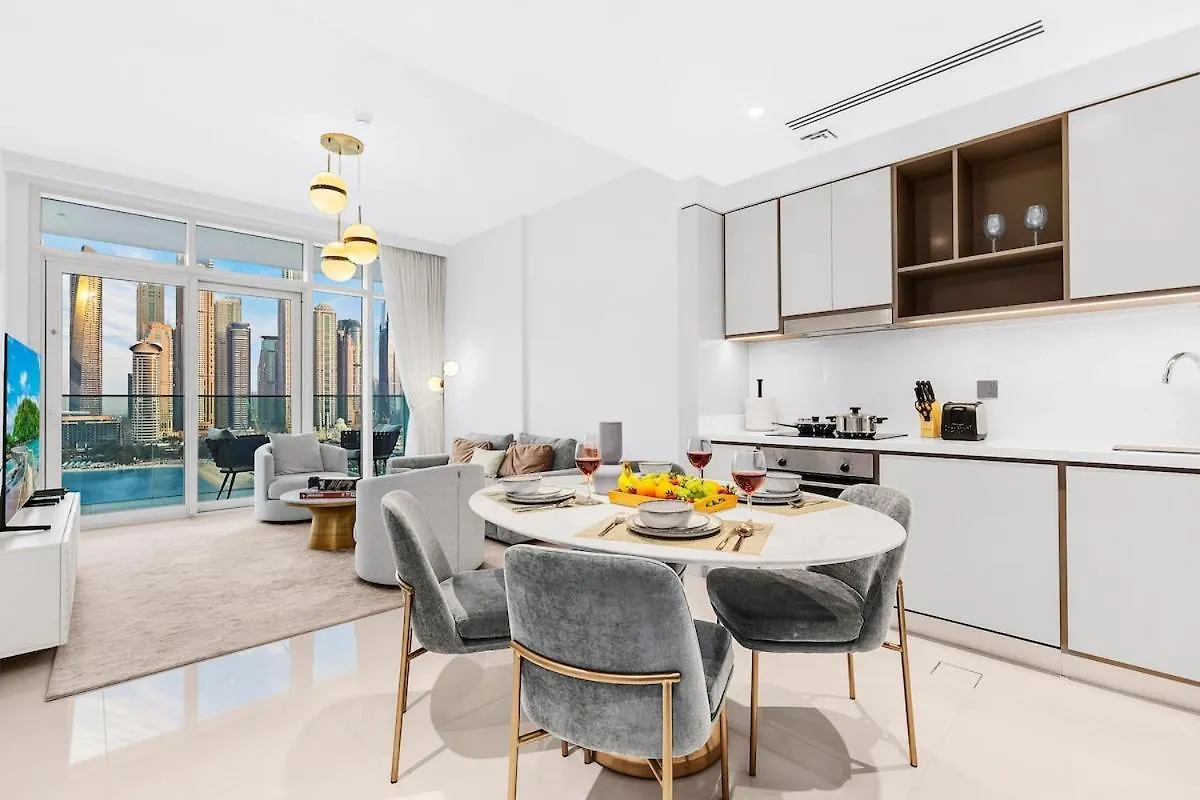 First Class 2Br Dubai Skyline & Sea Views